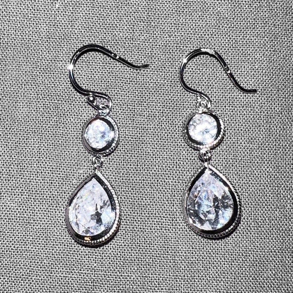 Clear Rhinestone Drop Earrings - Picture 4 of 4